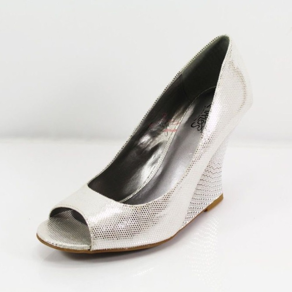 NEW Carlos Santana Wedge Heels
